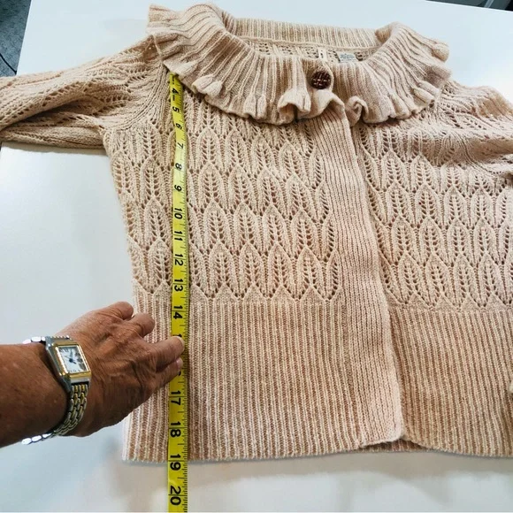Anthropologie Moth Women’s S, Ruffled Collar, Tan Crochet Cardigan Sweater, Wool - Picture 7 of 13